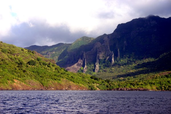 Rock spires as entering Anaho Bay
